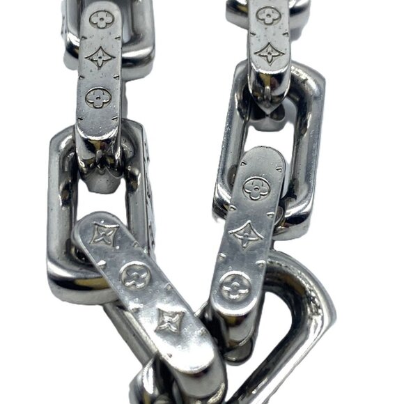 LOUIS VUITTON Monogram Charm Bracelet - Picture 3 of 7